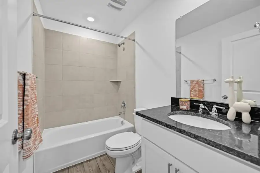 Furnished interior view inside a new home in Emory Crossing, Hutto (Image 13).