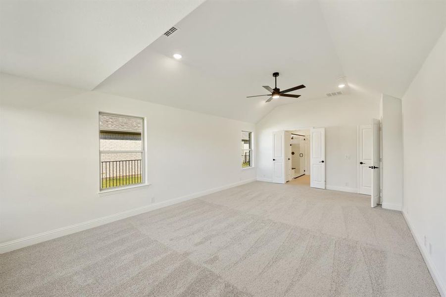 Spacious, unfurnished interior of a new home in Abe's Landing, Granbury (Image 35).