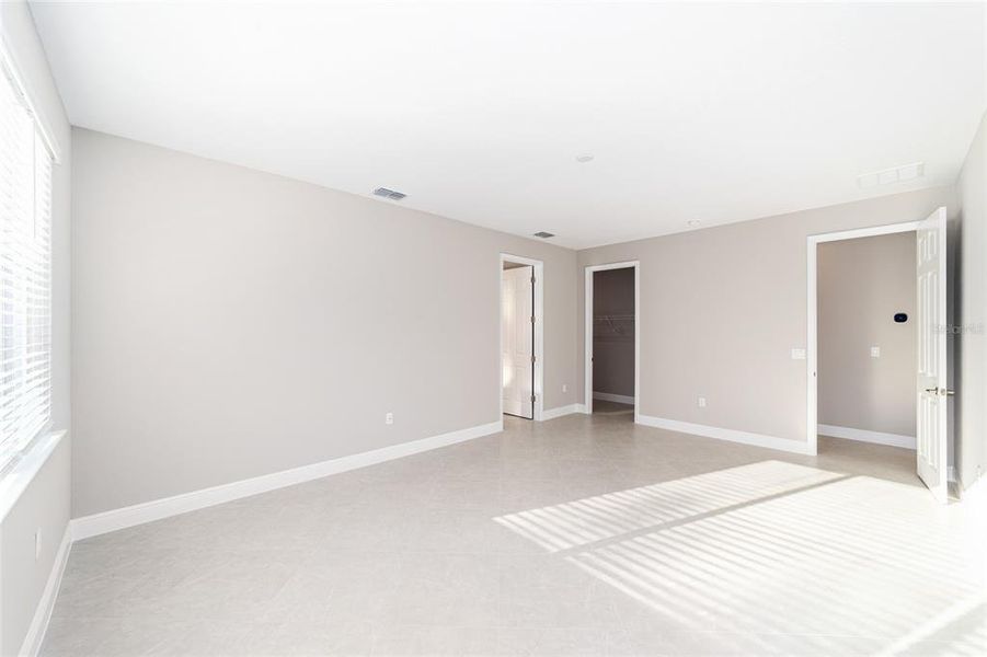 Spacious, unfurnished interior of a new home in , Ocala (Image 36).