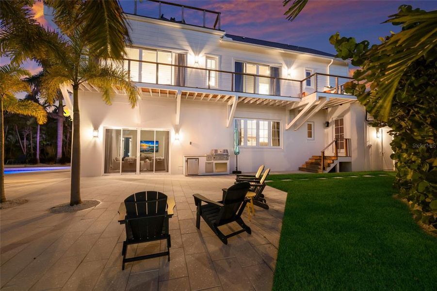 Exterior details and patio area of a home in , Bradenton Beach (Image 4).