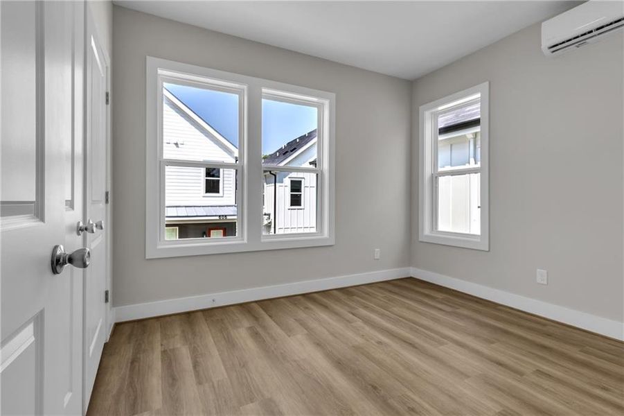 Spacious, unfurnished interior of a new home in , Atlanta (Image 23).