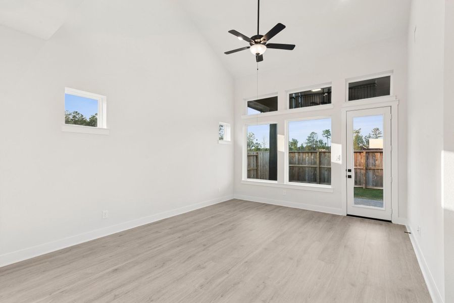 Spacious, unfurnished interior of a new home in The Highlands 40', Porter (Image 13).