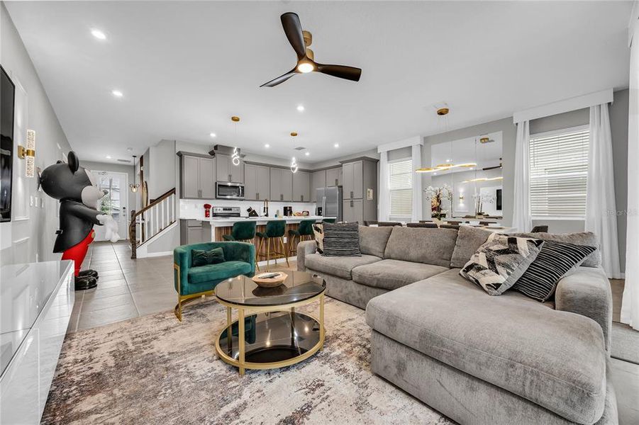 Furnished interior view inside a new home in , Kissimmee (Image 15).