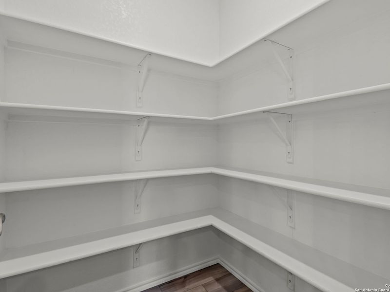 Spacious, unfurnished interior of a new home in Hannah Heights, Seguin (Image 32).