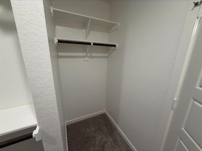 Spacious, unfurnished interior of a new home in Sterling Ridge, Huntsville (Image 17).