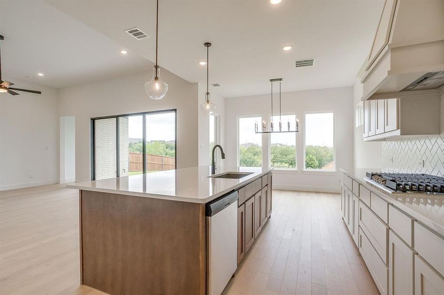 Furnished interior view inside a new home in Talon Hills, Fort Worth (Image 16). Furnished interior view inside a new home in Talon Hills, Fort Worth (Image 16).