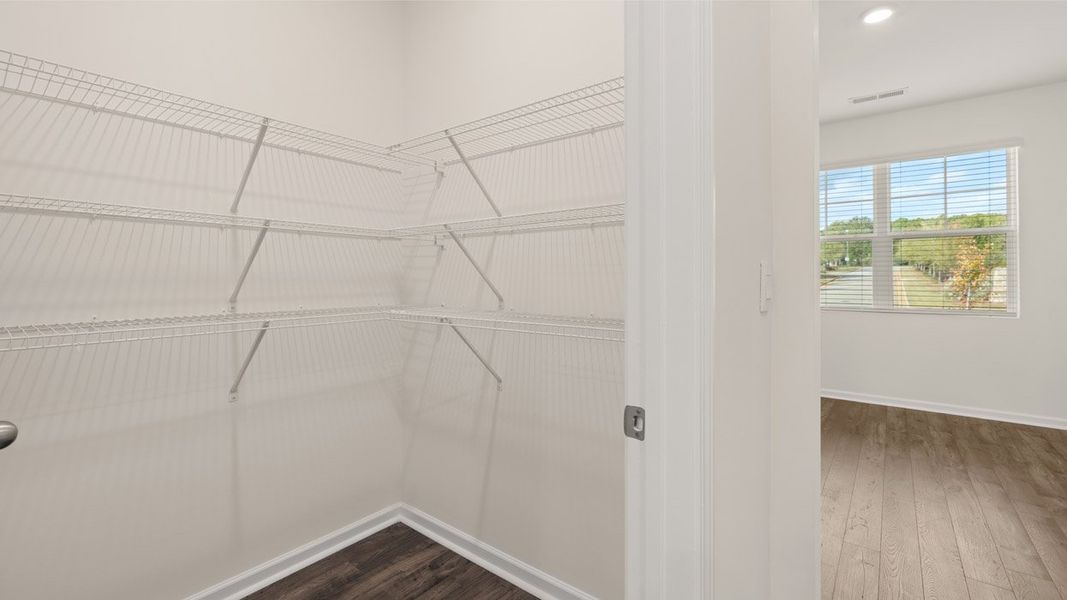 Spacious, unfurnished interior of a new home in Brooks Station, Dacula (Image 19).