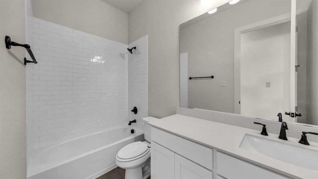 Furnished interior view inside a new home in Freeman Ranch, Weatherford (Image 12).