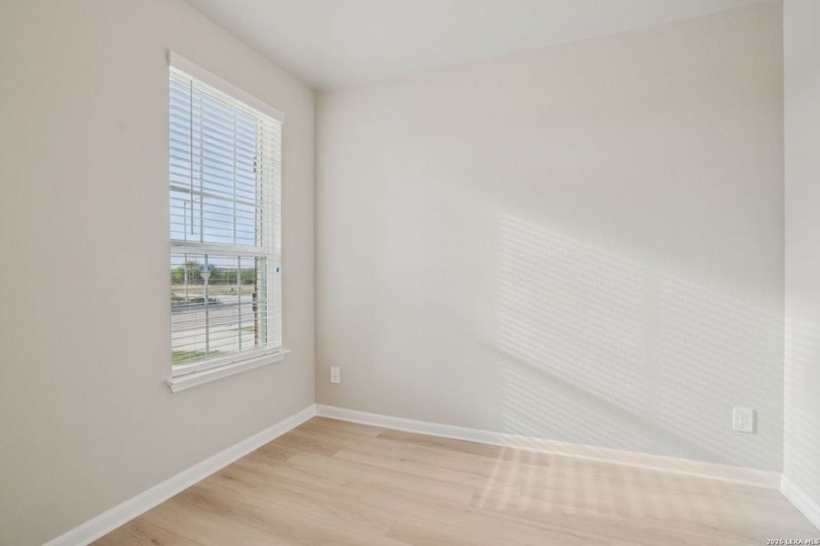 Spacious, unfurnished interior of a new home in Sagebrooke - Premier Series, San Antonio (Image 22).