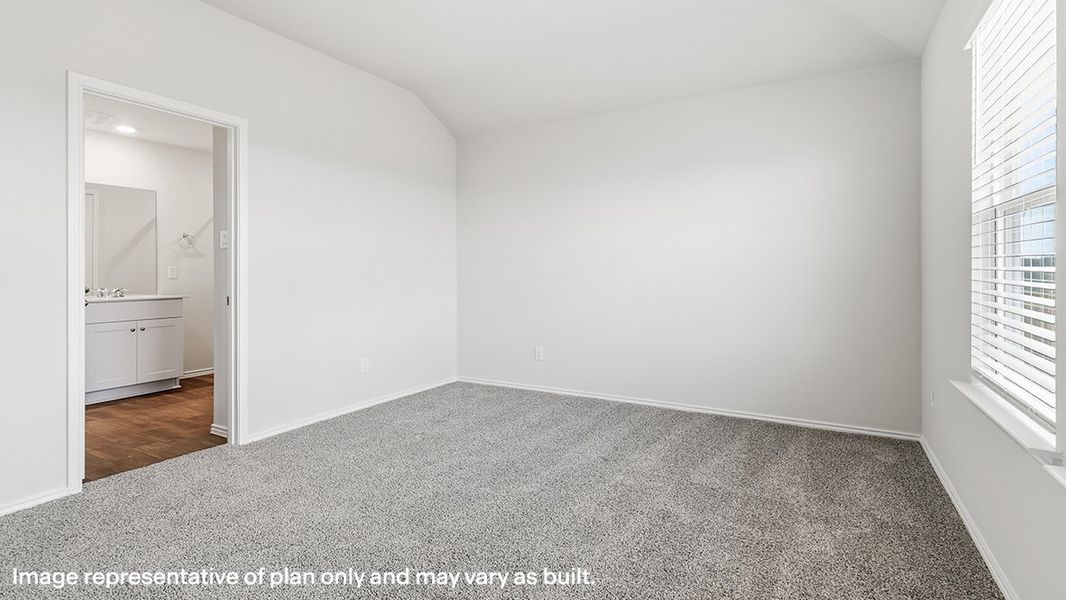 Spacious, unfurnished interior of a new home in Blue Ridge Ranch, San Antonio (Image 22).