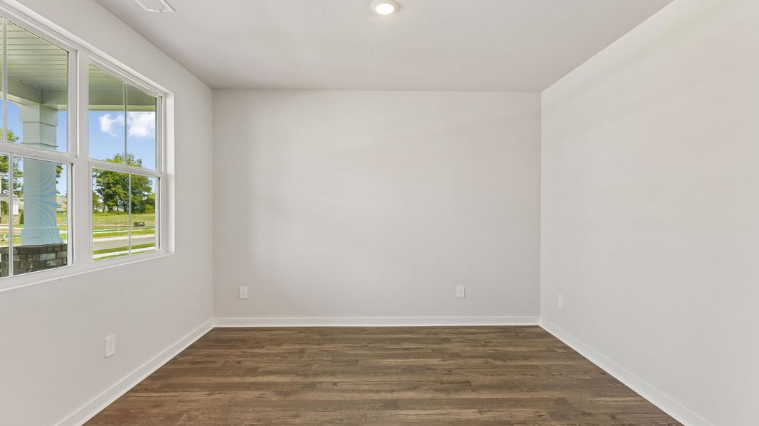 Spacious, unfurnished interior of a new home in Reserve at Hickory Ridge, Columbia (Image 22).