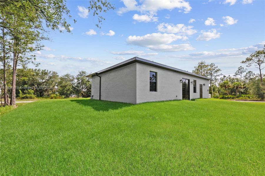 Exterior details and patio area of a home in , Lehigh Acres (Image 17).