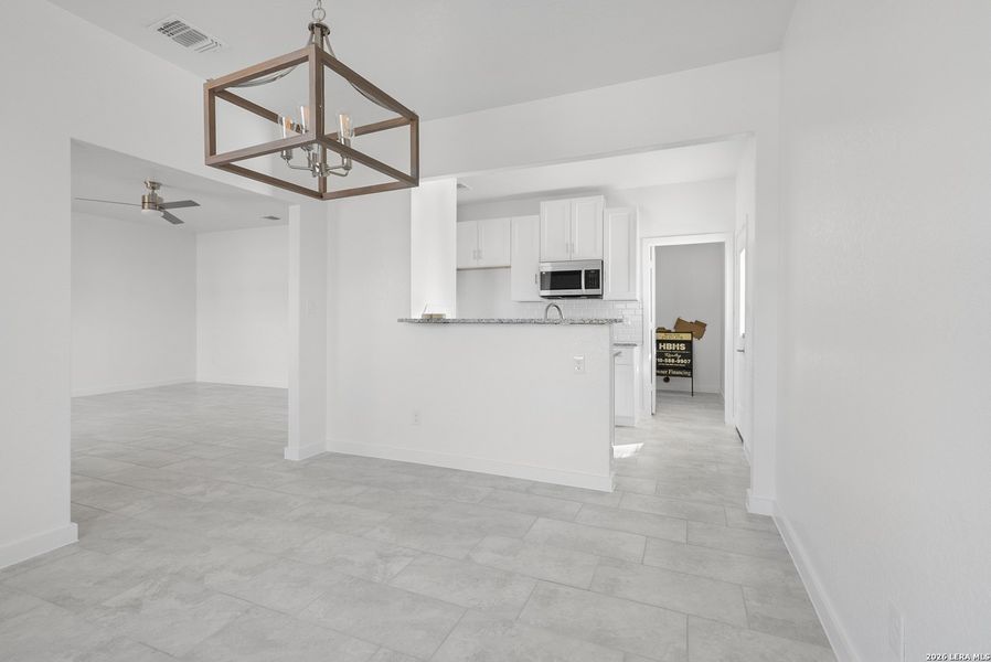 Spacious, unfurnished interior of a new home in , Jourdanton (Image 11).