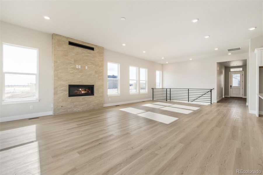 Spacious, unfurnished interior of a new home in Kitchel Lake at Serratoga Falls, Timnath (Image 22).