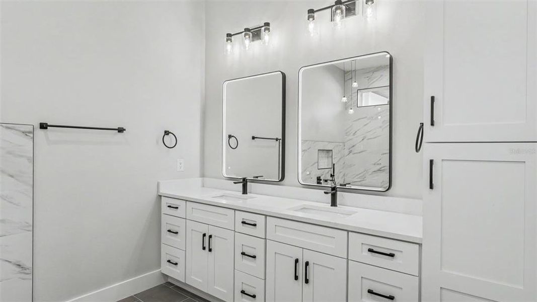 Furnished interior view inside a new home in , Lakeland (Image 12).