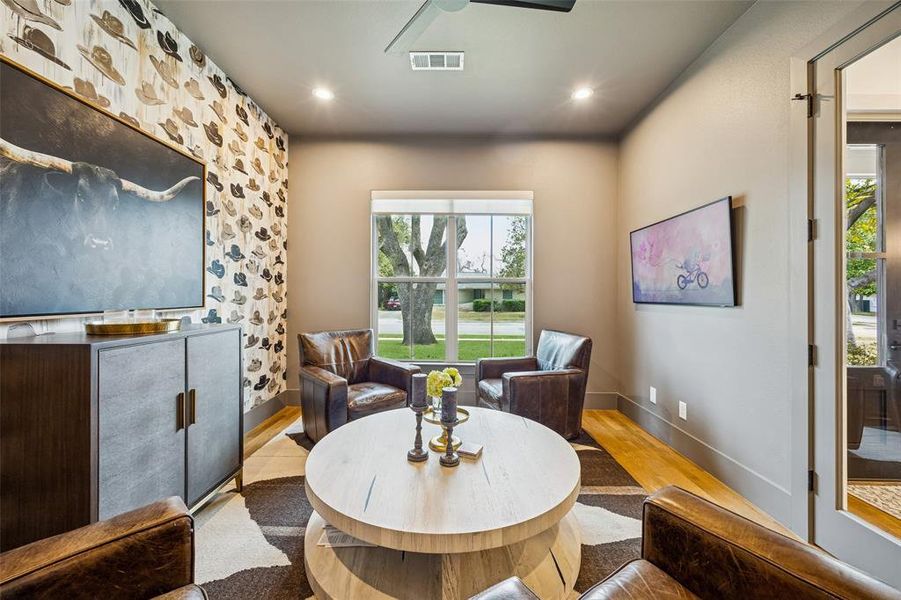 Furnished interior view inside a new home in , Dallas (Image 36). Furnished interior view inside a new home in , Dallas (Image 36).