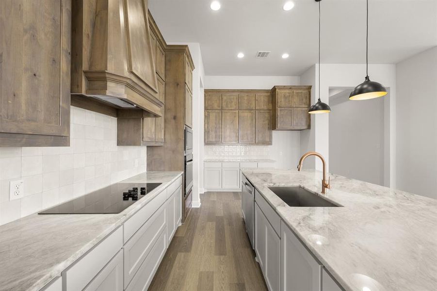 1328 Tahonta- Kitchen-3