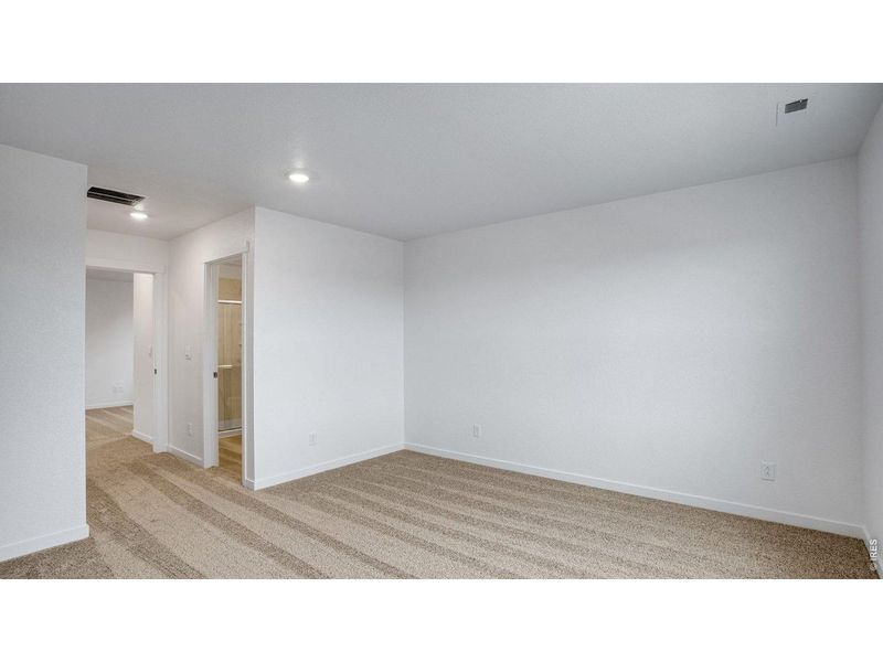 Spacious, unfurnished interior of a new home in Tailholt, Severance (Image 29).