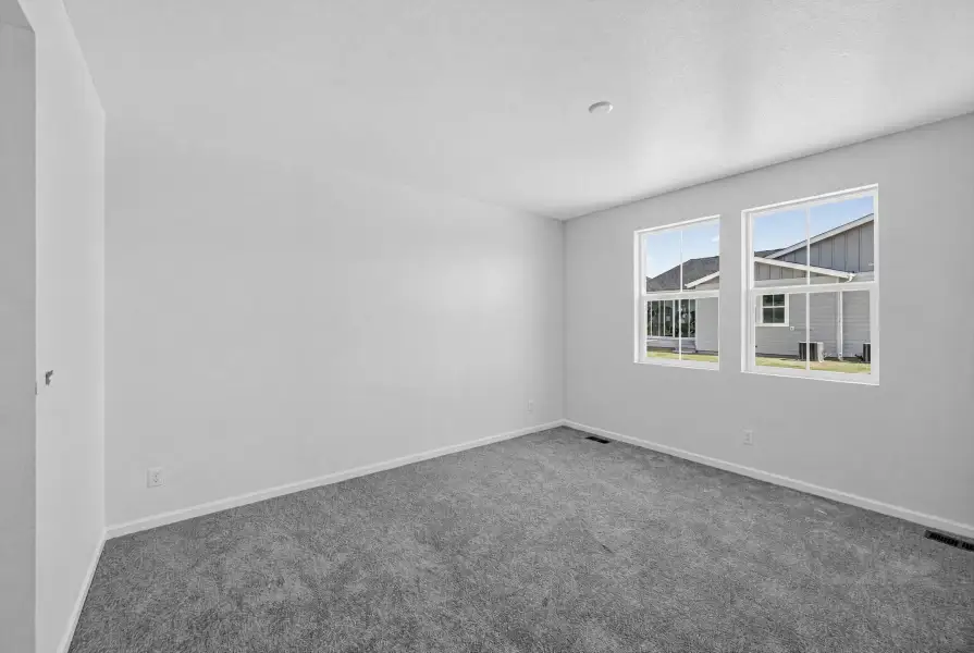 Spacious, unfurnished interior of a new home in The Aurora Highlands, Aurora (Image 17).