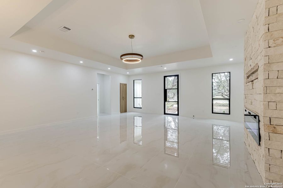 Spacious, unfurnished interior of a new home in , Floresville (Image 42).