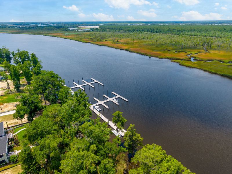 Natural landscape and outdoor views near Sunset Reach in Castle Hayne (Image 41).