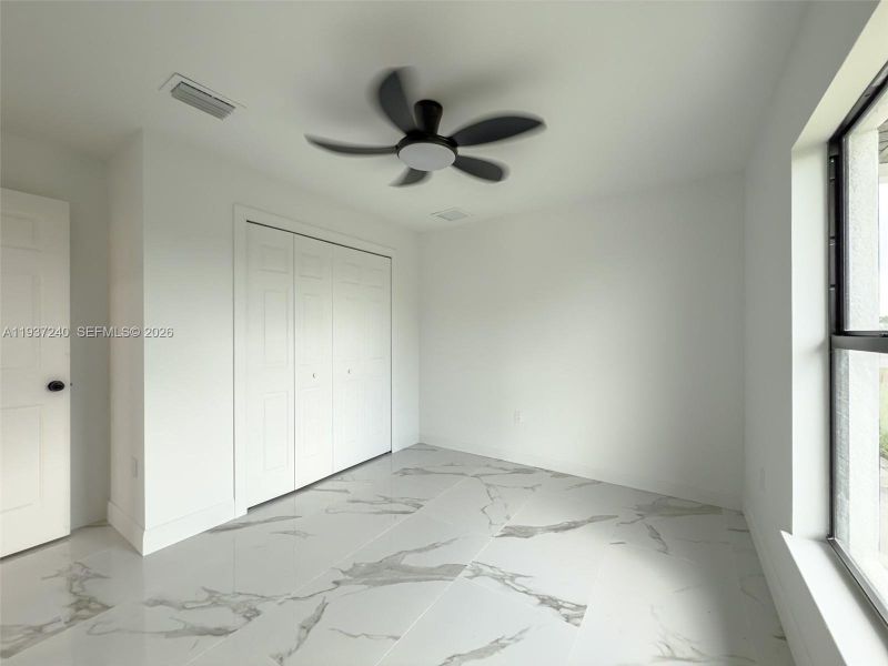 Spacious, unfurnished interior of a new home in , Lehigh Acres (Image 31).
