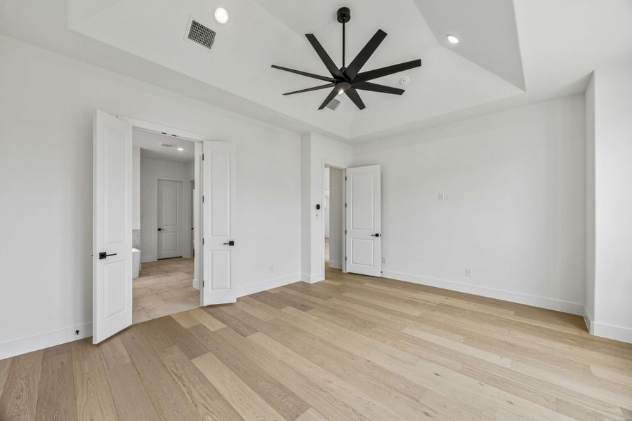 Spacious, unfurnished interior of a new home in The Parks at Wilson Creek, Celina (Image 39).
