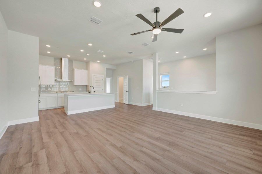 Kitchen - Family Room Kitchen - Family Room