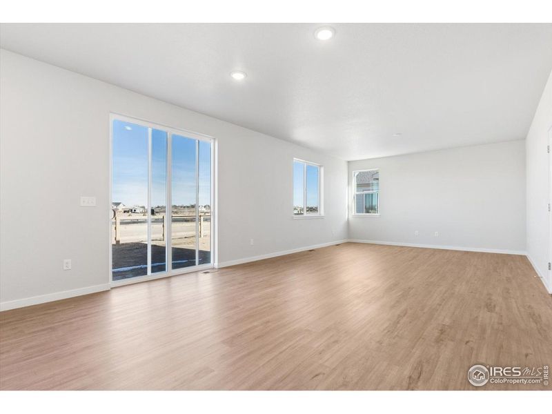 Spacious, unfurnished interior of a new home in Prairie Song, Windsor (Image 14).