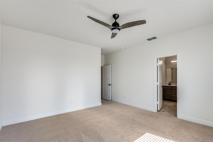Spacious, unfurnished interior of a new home in Sierra Vista at Kelly Ranch, Aledo (Image 13). Spacious, unfurnished interior of a new home in Sierra Vista at Kelly Ranch, Aledo (Image 13).