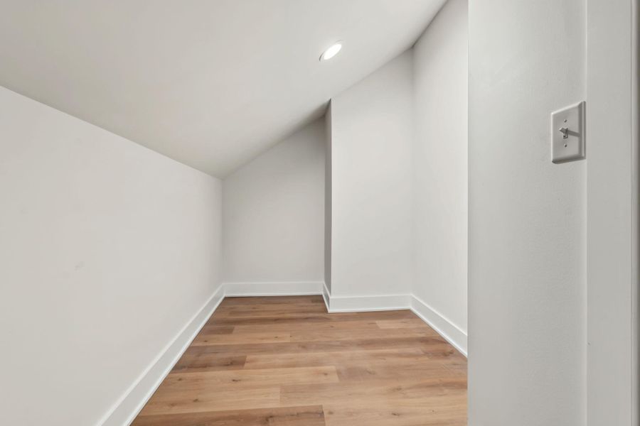 Spacious, unfurnished interior of a new home in , Hollywood (Image 15).