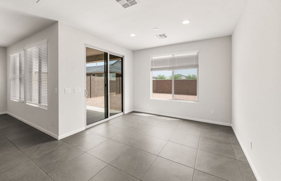 Spacious, unfurnished interior of a new home in Blossom Rock, Apache Junction (Image 19).