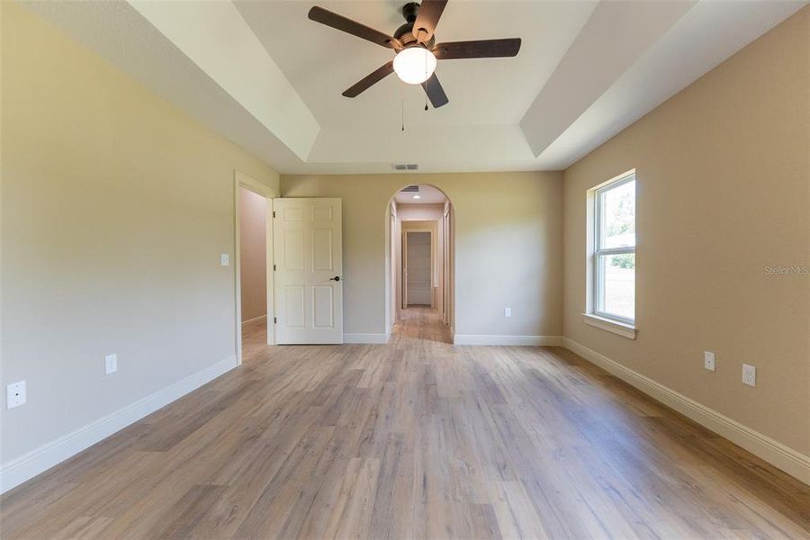 Spacious, unfurnished interior of a new home in Marion Oaks, Ocala (Image 24).