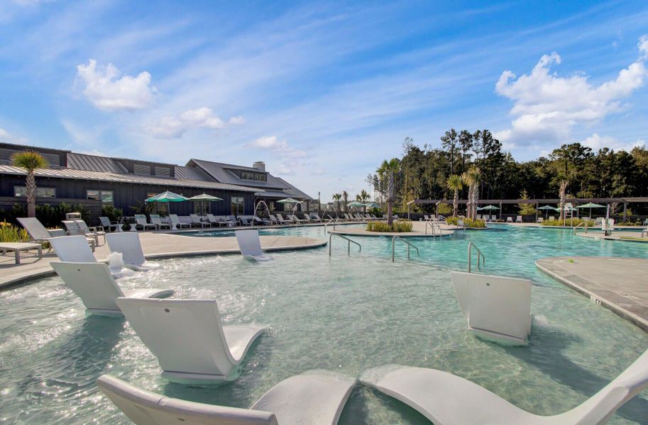 Community amenities in , Summerville (Image 70).