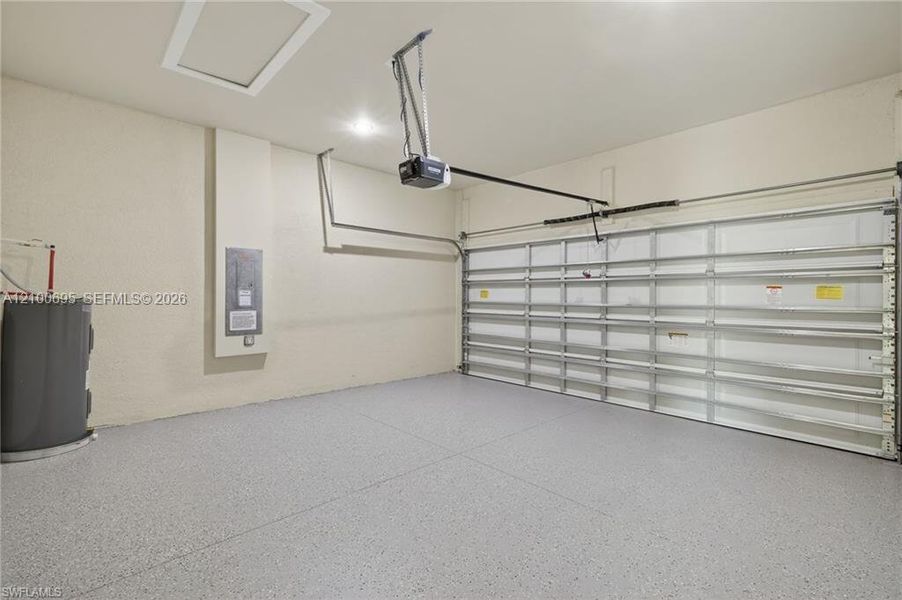 Spacious, unfurnished interior of a new home in , Lehigh Acres (Image 19).