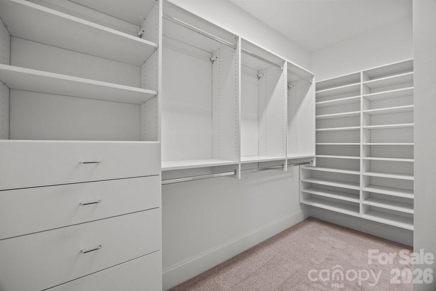 Custom closet system