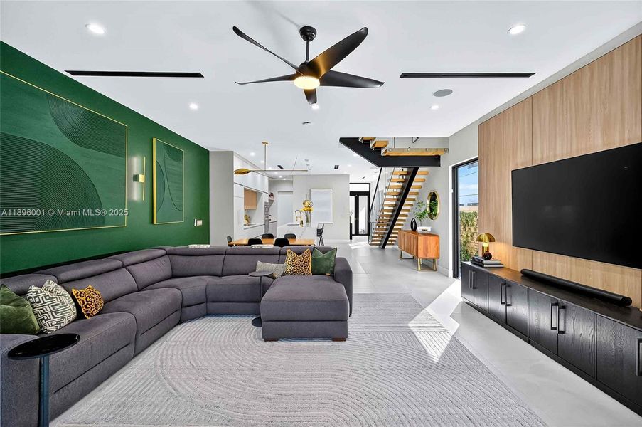 Image 36 of a home in .