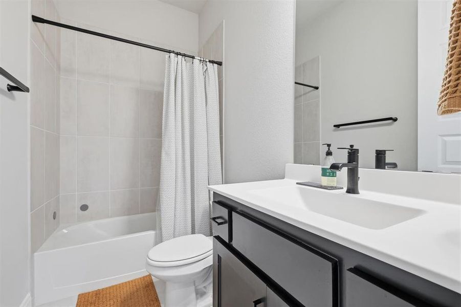 Furnished interior view inside a new home in , Northlake (Image 28).