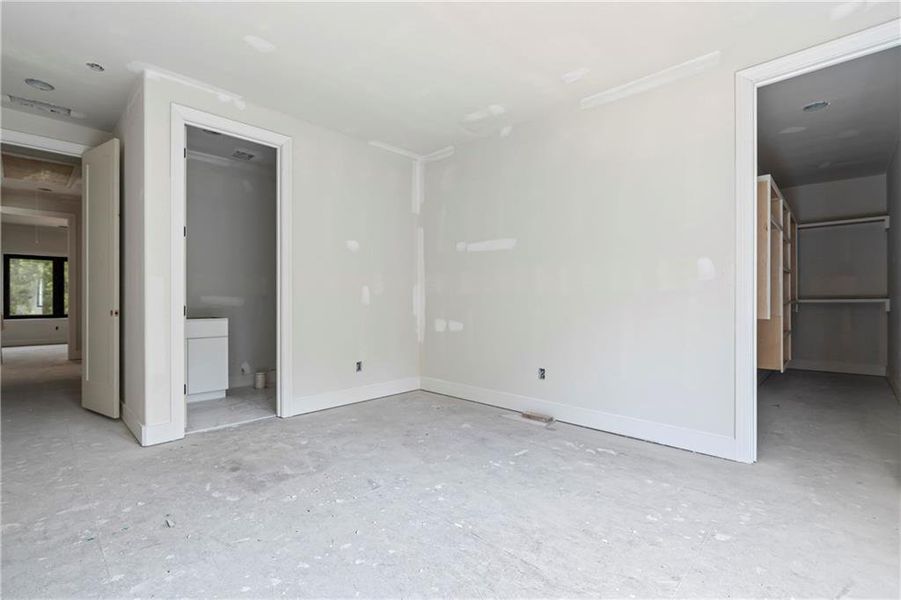 Spacious, unfurnished interior of a new home in , Fairburn (Image 14).
