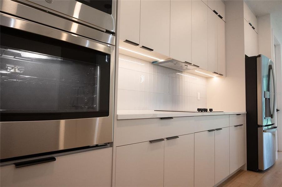 Close-up of interior finishes inside a home in , Port Charlotte (Image 11).