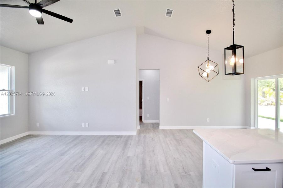 Spacious, unfurnished interior of a new home in , Sebring (Image 26).