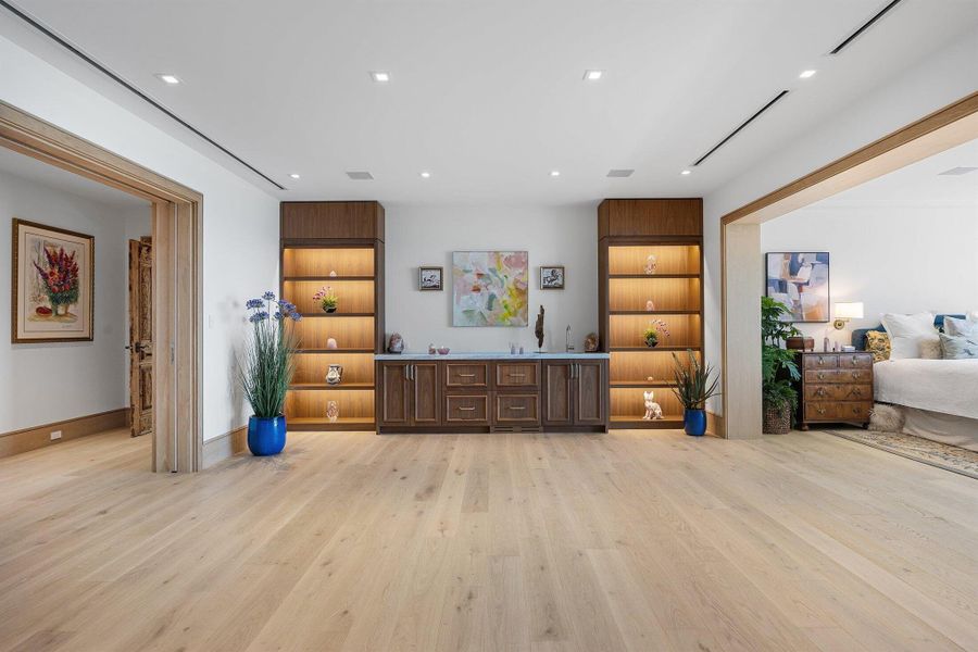 Furnished interior view inside a new home in , Manalapan (Image 16).