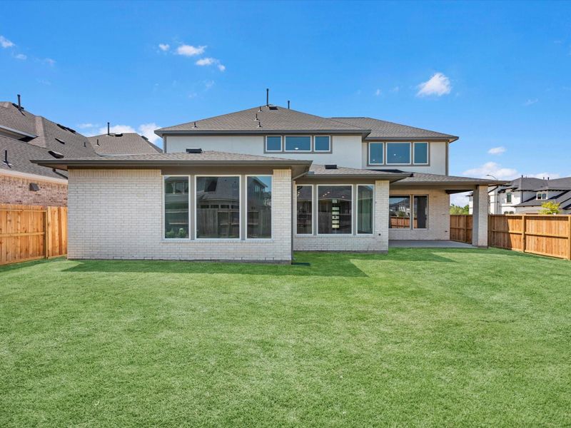 Exterior details and patio area of a home in Cross Creek Ranch 65′, Fulshear (Image 4).