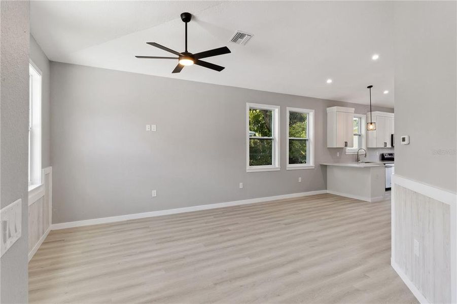 Spacious, unfurnished interior of a new home in , Gulfport (Image 13).