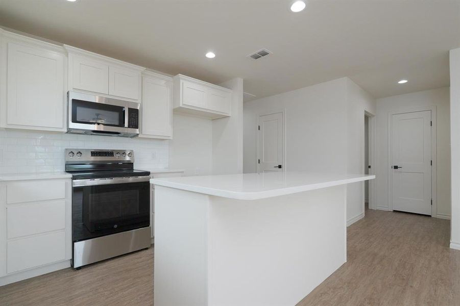 Furnished interior view inside a new home in , Abilene (Image 12).