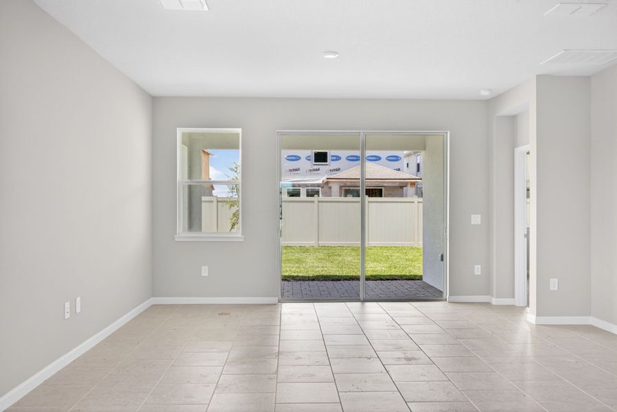 Spacious, unfurnished interior of a new home in Crosswind Ranch, Parrish (Image 9).