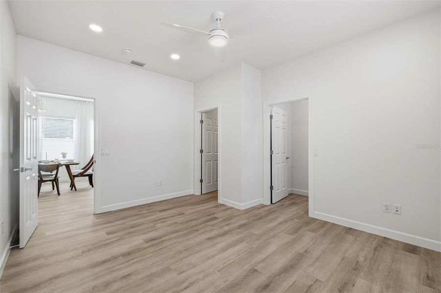 Spacious, unfurnished interior of a new home in , St. Petersburg (Image 24).