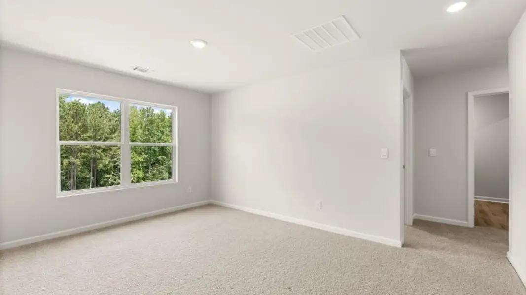 Spacious, unfurnished interior of a new home in Lost Creek, Dallas (Image 23).