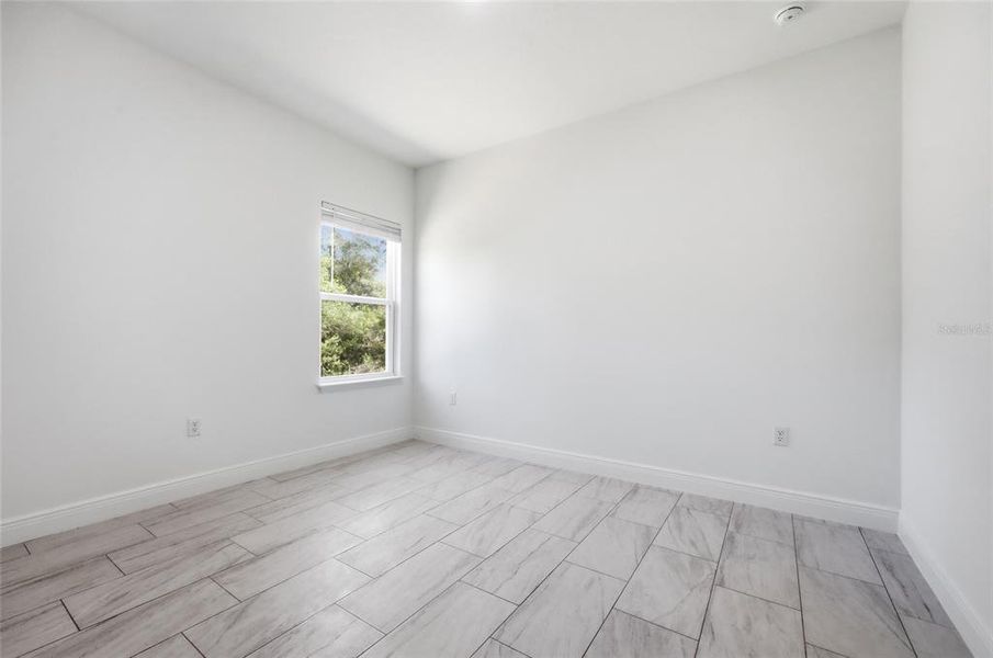 Spacious, unfurnished interior of a new home in , Ocala (Image 25).