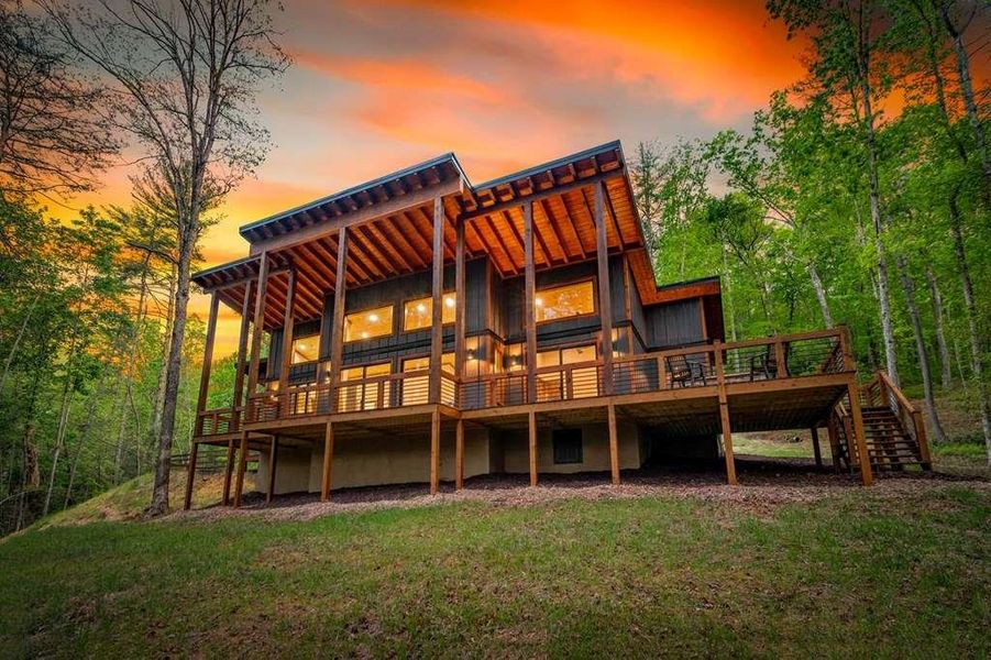 Exterior details and patio area of a home in , Blue Ridge (Image 37).